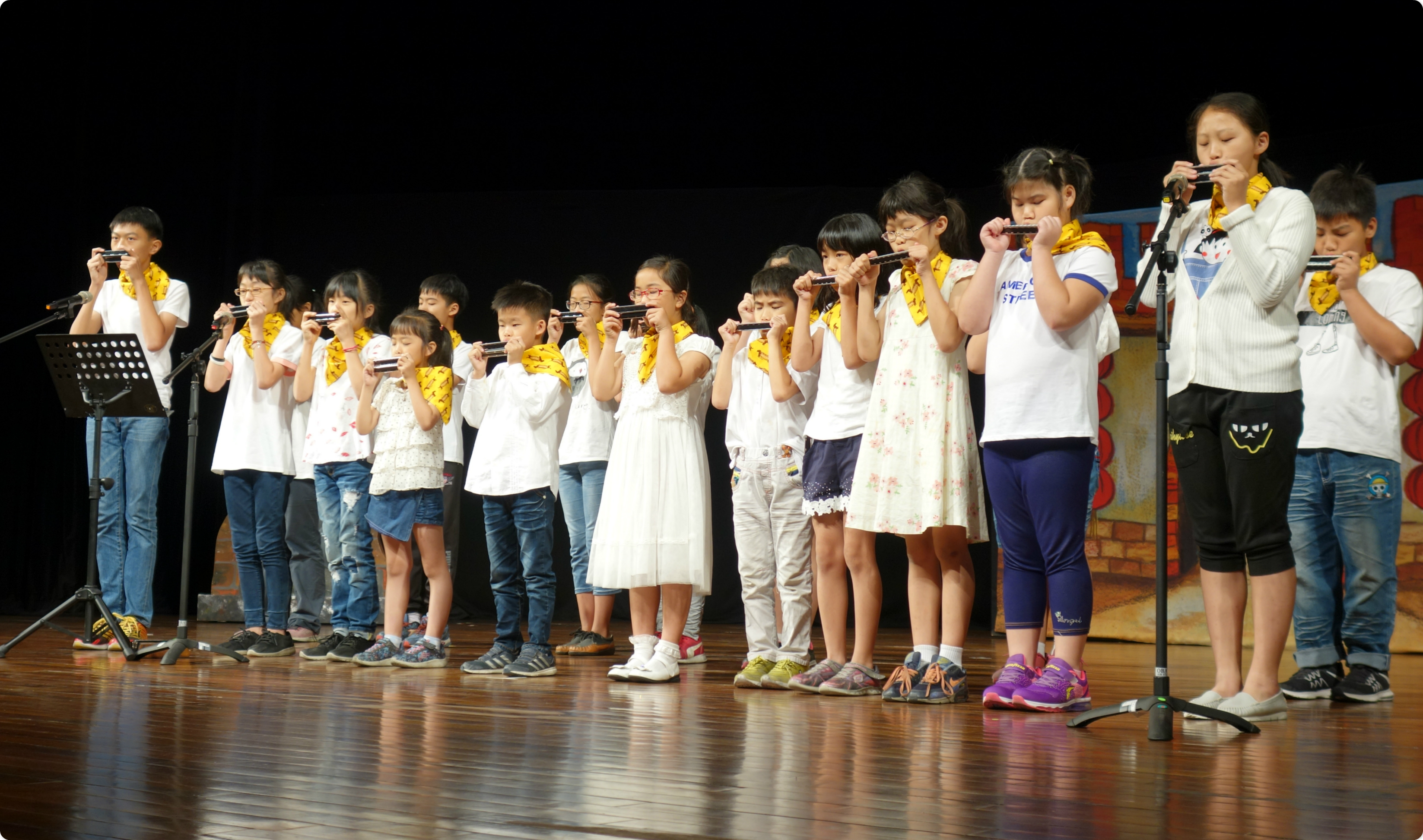 世界和平會兒童戲劇慈善公演服務學童表演寫真